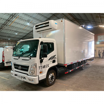 carrocería térmica con equipo de refrigeración